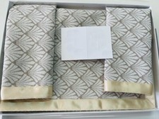 Tris centrini fantasia