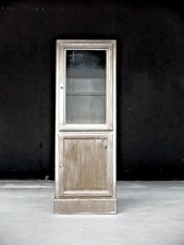 Vetrina medica restaurata