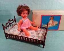 Doll su LETTINO -anni 60-