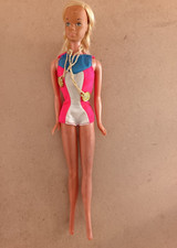 904A VINTAGE BARBIE GOLD MEDAL