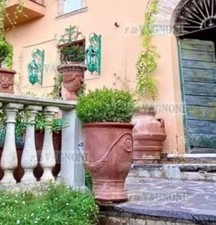 Vaso anduze in terracotta decorata h cm 63 piante arredo giardino negozio tavolo