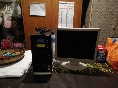 Computer monitor 19 - hp,