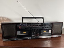 Sharp QT-95 Radio Cassetta