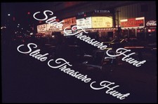 Insegne teatro scena di strada