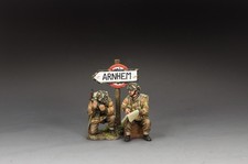 MG084 This bloody radio is useless. By King and Country