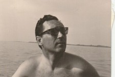 B3 -  Foto Photo Fotografia Anni  60 - Uomo Su Imbarcazione con occhiali da sole