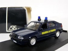 Modellino auto pressofuso ARS Italy 1/43 Alfa Romeo 33 Guardia di Finanza Polizia