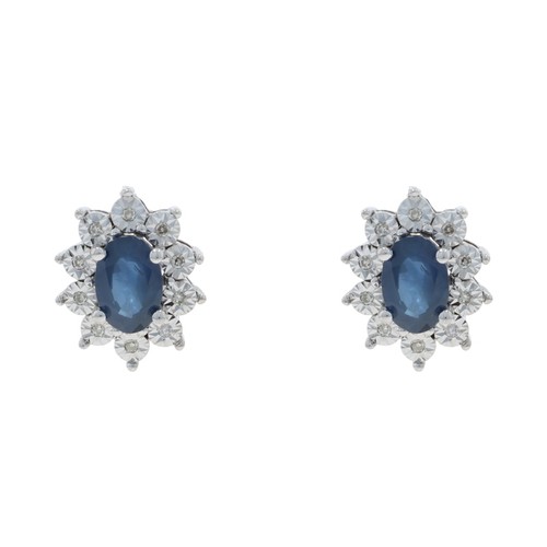 Orecchini bottone halo in - a,