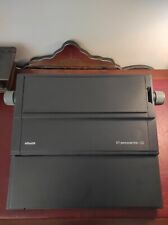 Macchina da scrivere OLIVETTI