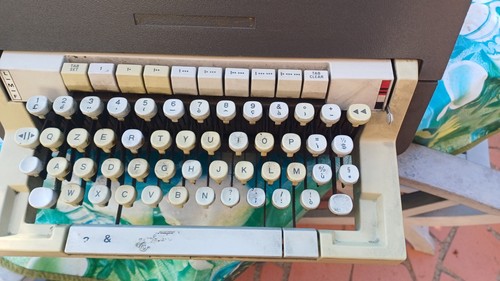 Macchina scrivere olivetti - da,