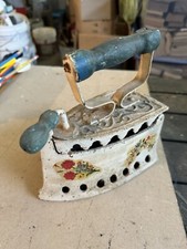 FERRO DA STIRO ANTICO DECORATO