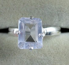 Anello con pietre preziose