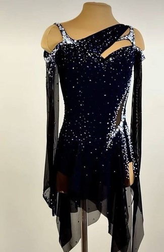 Elegante vestito pattinaggio