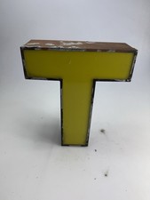 Lettere T In Ferro Con Plexiglass Giallo Scatolata Originale