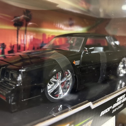 Jada toys black buick - black,
