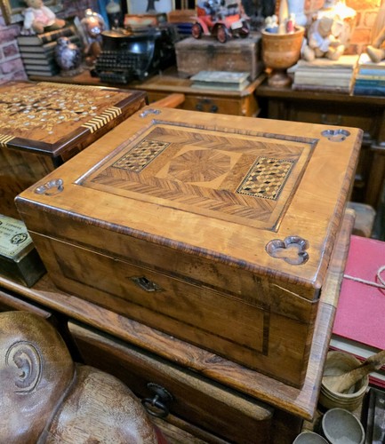 Antica rara scatola vittoriana