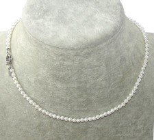 Collana girocollo in perle