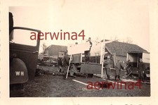 Soldati tedeschi costruiscono