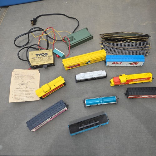Tyco auto locomotive - e,