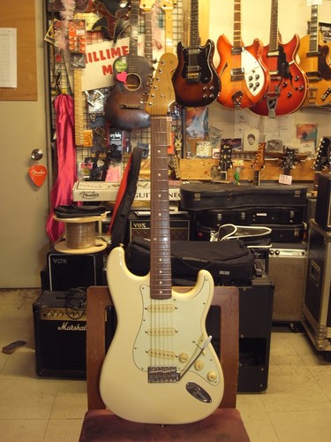 Chitarra elettrica usata