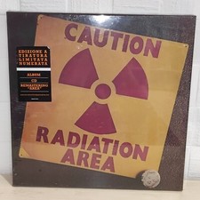 AREA - CAUTION RADIATION AREA