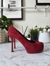 Yves Saint Laurent décolleté