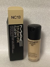 Mac Studio Fix Fluido SPF 15