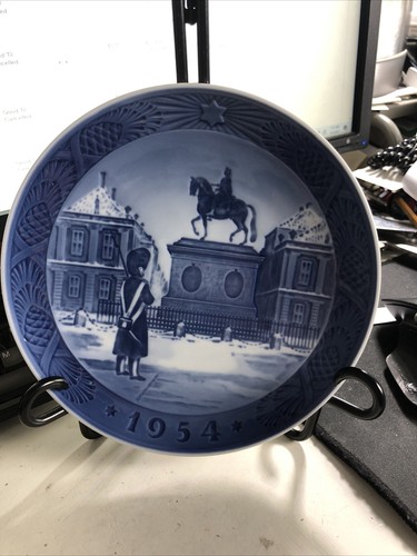 Royal copenhagen plate - royal,