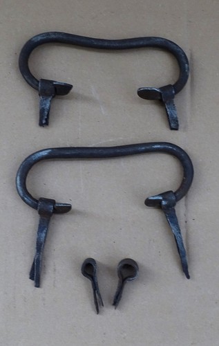 Coppia antiche maniglie - di,