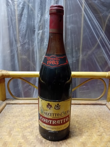 Bottiglia vino rosso - rosso, "dolcetto
