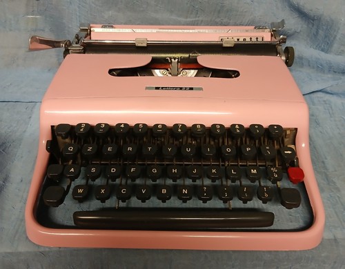 Macchina per scrivere olivetti - per,