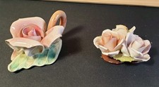 LOTTO VINTAGE Di 2 Soprammobili Con Soggetto  "Rose" In PORCELLANA/MAIOLICA.