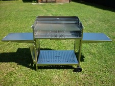 BARBECUE A LEGNA E CARBONELLA