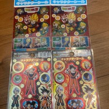 Set di 4 adesivi personaggi