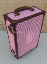 Donna Bella Milan Beautician