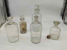 Vetri flaconi bottiglie farmacia chimica vecchi