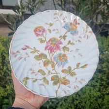 Antico piatto in porcellana