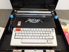 Macchina da scrivere elettrica