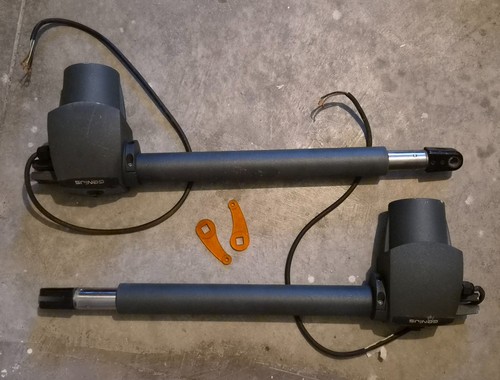 Coppia motori cancello genius - coppia,