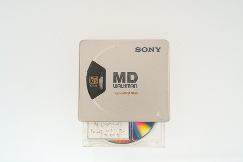 Sony e55 minidisc - mz-e55, md