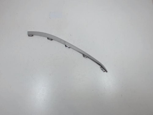 Modanatura destra originale