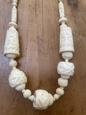 Collana vintage intagliata