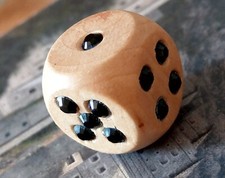 Dado gioco in legno e
