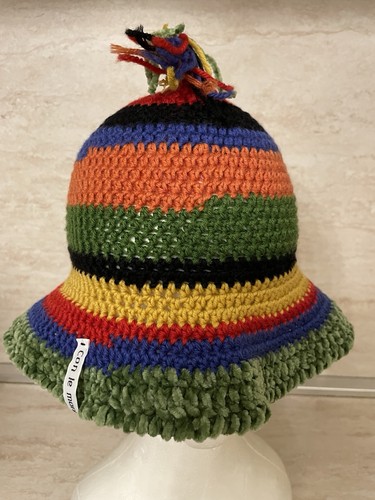 Cappellino fatto mano - a,