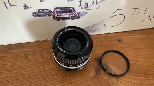 Objectif nikon 24mm - f2,8,