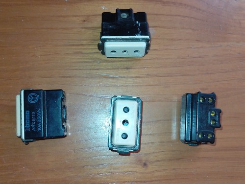Lotto pezzi presa elettrica - 4,