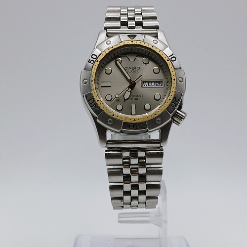 Spazzatura orologio vintage - [spazzatura],