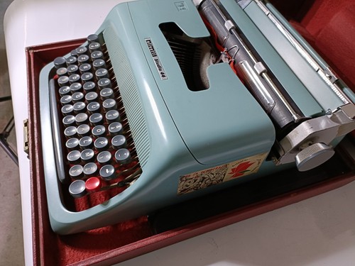 Macchina scrivere venduta - macchina,