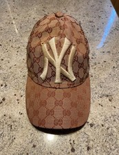 Cappellino Gucci NY Yankees con logo GG beige limited edition