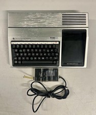 Computer di casa Texas Instruments Ti-99/4A NON TESTATO *COSÌ COM'È*